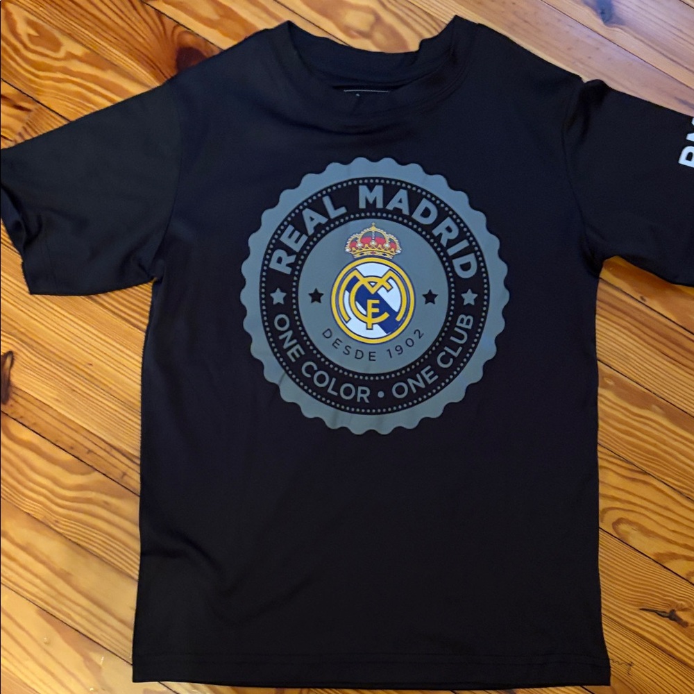 Real Madrid Soccer Black T-Shirt -Youth Medium unizex
